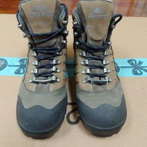 Size 7 Wide Women's Montrail Gortex Boots